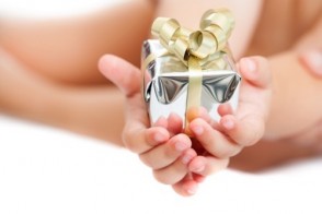 Teaching Your Children the Importance of Giving During the Holidays