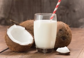 The New Milks: Soy, Nut, Seed, Grain & Coconut Milks