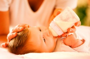 Formula vs. Breastfeeding: Is It OK to Supplement?